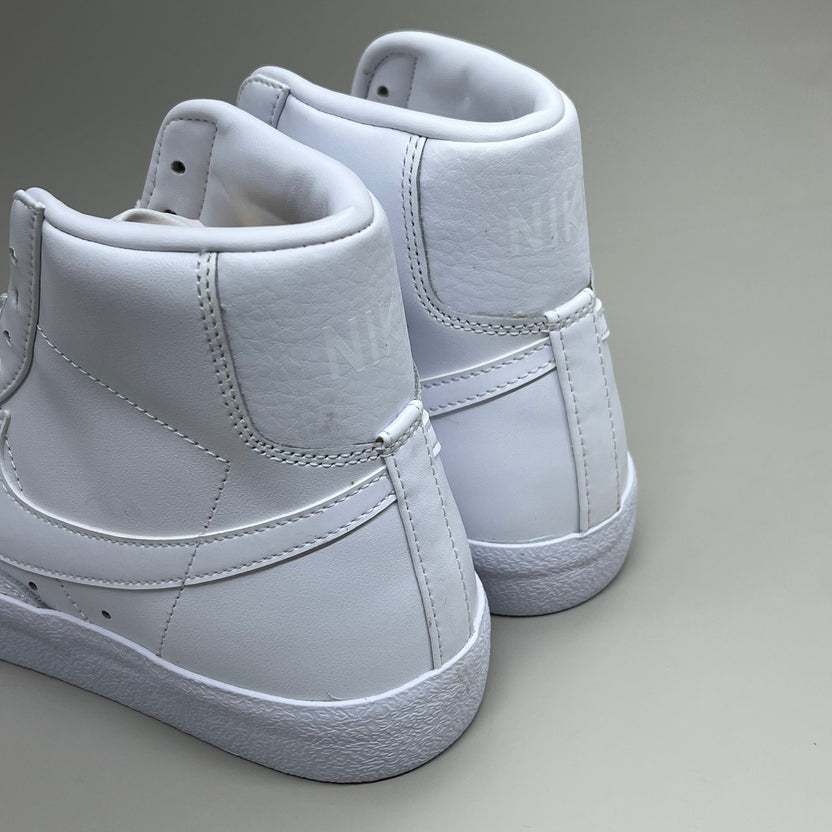 NIKE Blazer Mid 77' High-top Shoes SZ Womens 9 Mens 7.5 White & Peach CZ1055-117