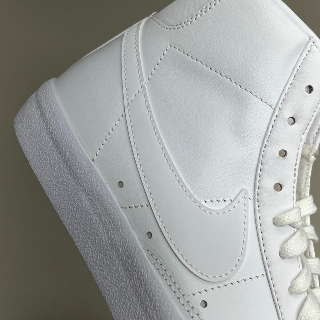 NIKE Blazer Mid 77' High-top Shoes SZ Womens 9 Mens 7.5 White & Peach CZ1055-117